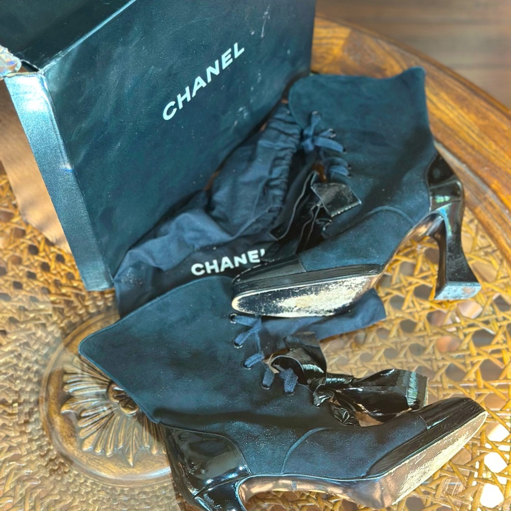 Chanel Vintage Boots size 39/8.5 - Picture 14 of 14